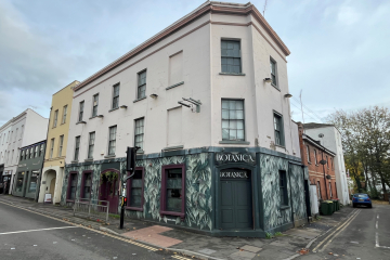 Document: [Pub with Upper Floors]